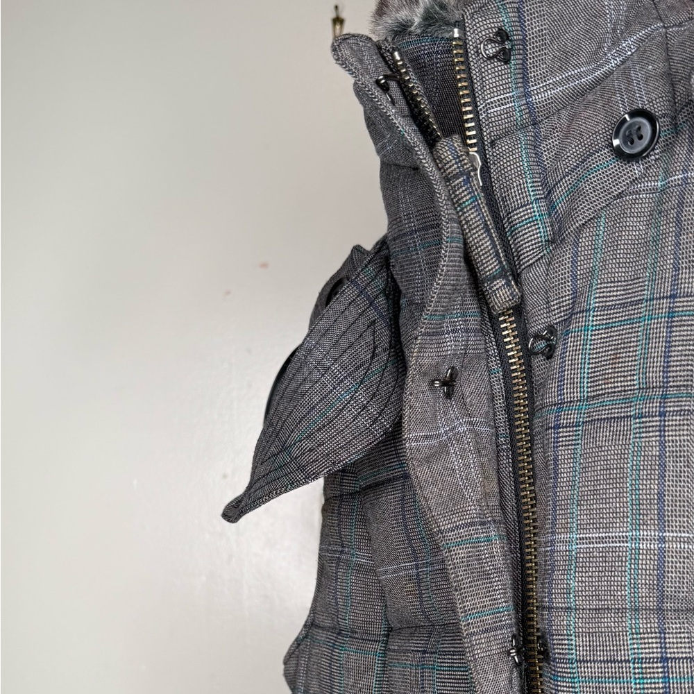 GUESS PLAID VEST - Picture 7 of 11